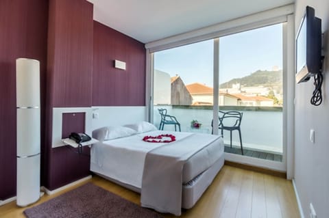 Double Room (With views) | In-room safe, desk, blackout drapes, soundproofing