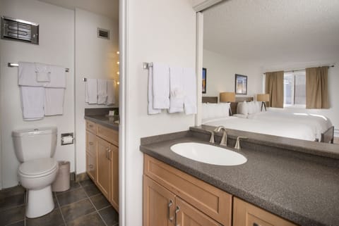 Condo, 2 Bedrooms, Kitchen, Mountain View | Bathroom | Combined shower/tub, free toiletries, hair dryer, towels