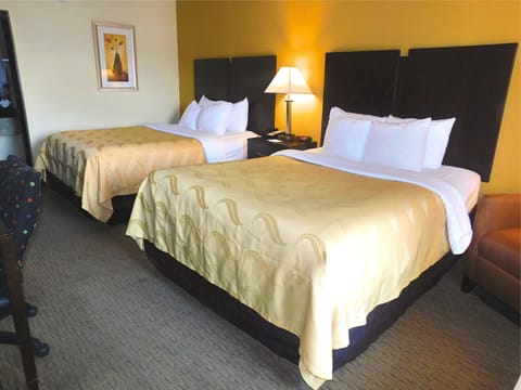 Premium bedding, in-room safe, iron/ironing board, free WiFi