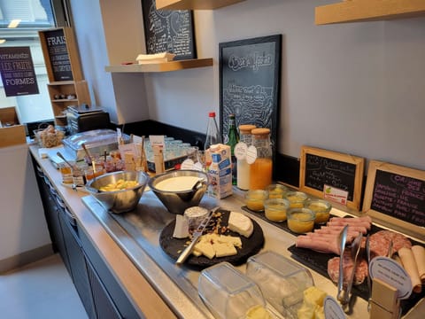 Daily buffet breakfast (EUR 12.90 per person)
