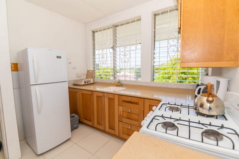 Standard Room, 2 Bedrooms | Private kitchen | Fridge, microwave, stovetop, coffee/tea maker