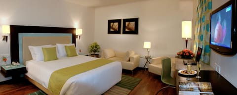 Executive Suite (Executive Suite) | Premium bedding, minibar, in-room safe, desk