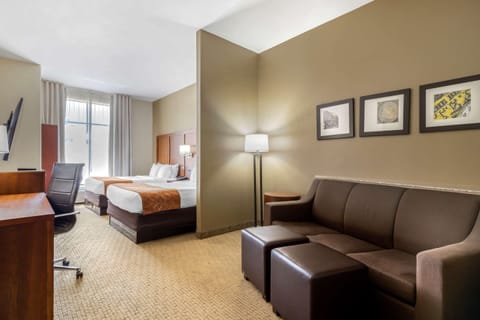 Suite, Non Smoking | Premium bedding, desk, laptop workspace, blackout drapes