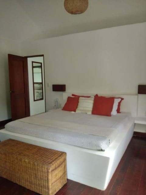 Deluxe Double Room, Balcony | 1 bedroom, premium bedding, minibar, rollaway beds