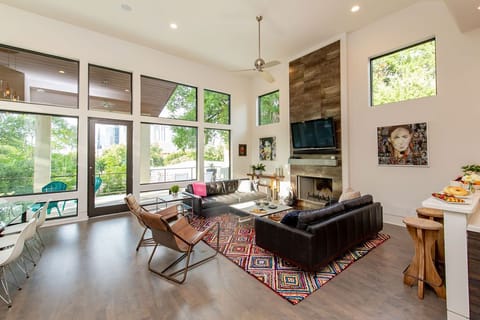 Living Area + Fireplace - Walker Luxury Vacation Rentals