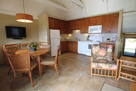 Condo, 1 Bedroom, Kitchen | Private kitchen | Full-size fridge, microwave, stovetop, dishwasher