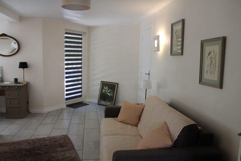 Superior Double Room, Garden View (Chambre Peintre) | Free WiFi, bed sheets