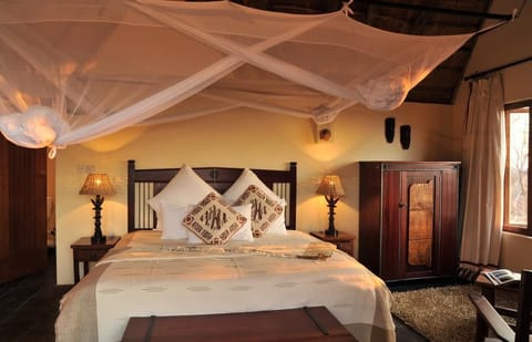 Luxury Chalet, River View | Premium bedding, in-room safe, desk, bed sheets