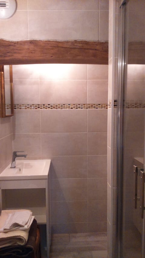 Double Room (Margot) | Bathroom sink