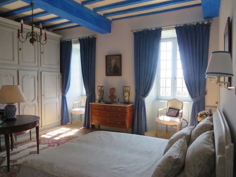 Double or Twin Room (Bleue) | Egyptian cotton sheets, premium bedding, pillowtop beds