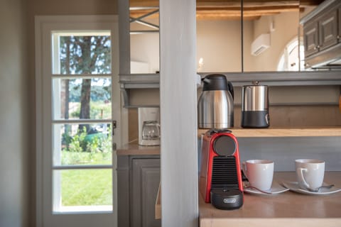 Espresso maker, coffee/tea maker, electric kettle