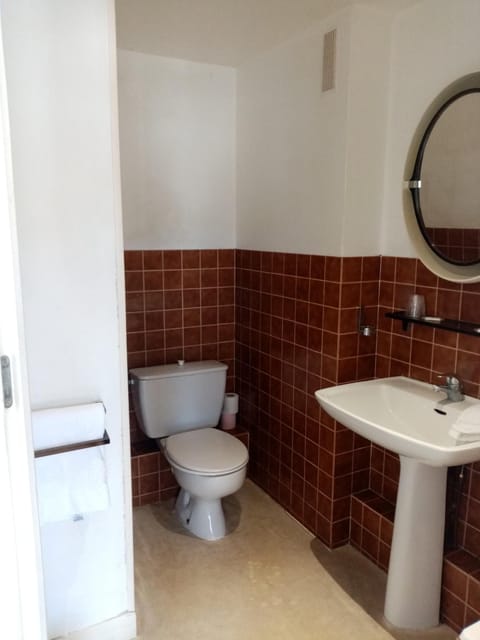 Free toiletries, towels