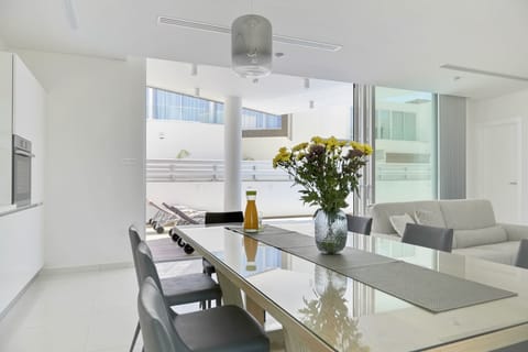 Villa, 3 Bedrooms (3) | In-room dining