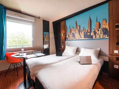 Standard Room, 2 Twin Beds | View from room