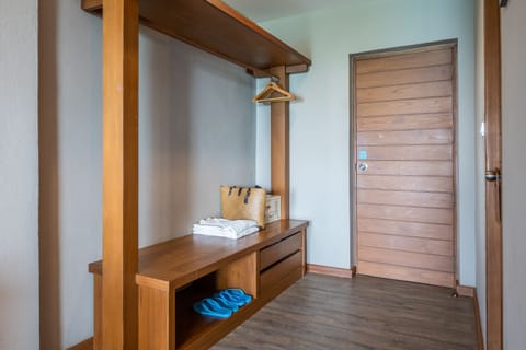 Deluxe Hillside | In-room safe, desk, free WiFi, bed sheets