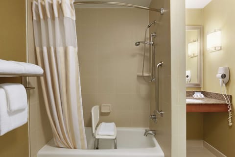 One Kng Mob Hearing Acc W Tub | Bathroom | Free toiletries, hair dryer, towels, soap