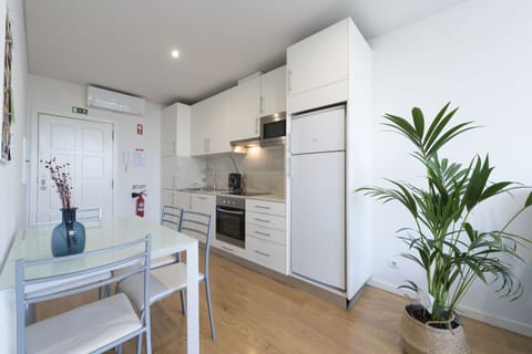 Standard Apartment, 1 Bedroom | Private kitchen | Full-size fridge, microwave, oven, stovetop