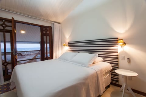 Quarto Duplo com Vista Mar | 1 bedroom, pillowtop beds, minibar, in-room safe