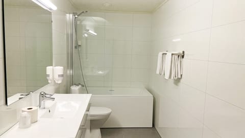 Double Room | Bathroom | Eco-friendly toiletries, hair dryer, towels