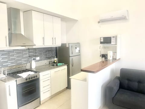 Apartment Alassio 123 | Private kitchen | Fridge, stovetop, cookware/dishes/utensils