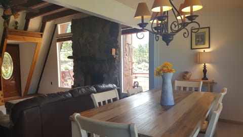 Elk Ridge #28, 3 Bdrm House, Fireplace | In-room dining