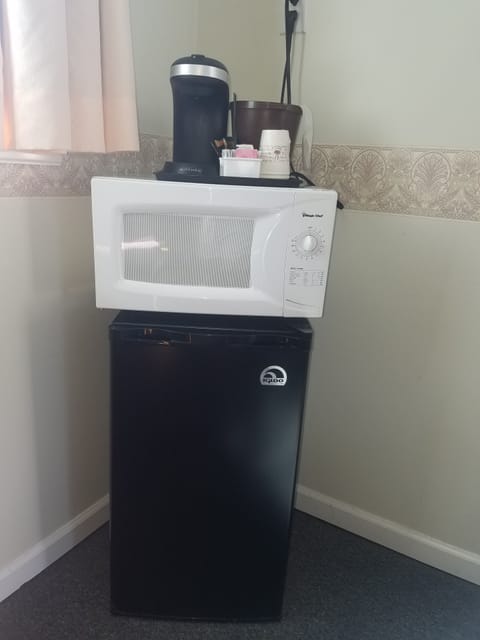 Standard Room, 2 Double Beds | Mini-refrigerator