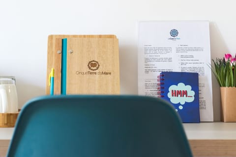 Design Room | Premium bedding, down comforters, minibar, in-room safe