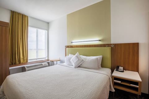 Suite, 1 King Bed with Sofa bed | Select Comfort beds, in-room safe, desk, blackout drapes