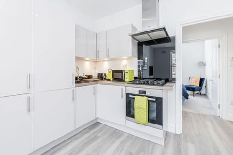 Premier Apartment, 2 Bedrooms | Private kitchen | Full-size fridge, microwave, oven, stovetop