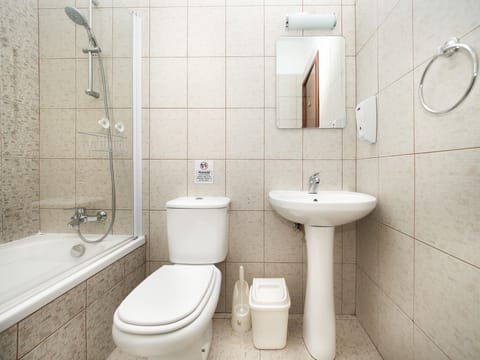 Comfort House, Non Smoking | Bathroom | Bathtub, deep soaking tub, hair dryer, towels