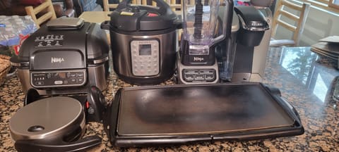 Ninja Foodi Airfryer Grille, instapot, Ninja blender, waffle maker, Keurig  