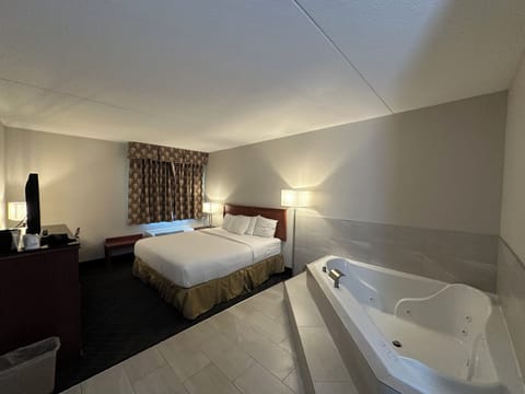 Premier Suite, 1 King Bed, Non Smoking | Pillowtop beds, desk, laptop workspace, iron/ironing board