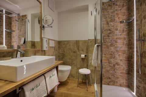 CAMERA MATRIMONIALE/DOPPIA CON LETTI SINGOLI | Down comforters, in-room safe, desk, free WiFi