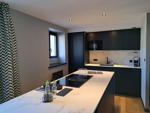 Studio Suite | Desk, soundproofing, free WiFi