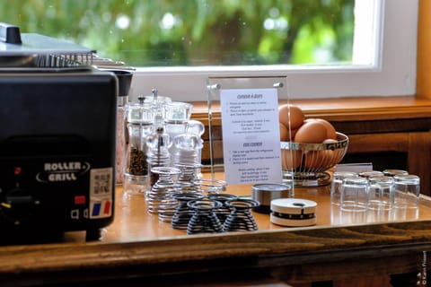 Daily continental breakfast (EUR 15 per person)