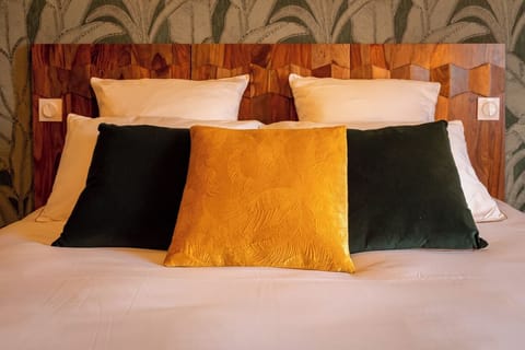 Desk, iron/ironing board, free cribs/infant beds, free WiFi