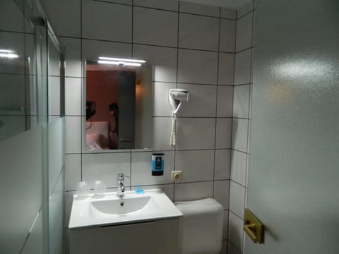 Free toiletries, hair dryer, towels