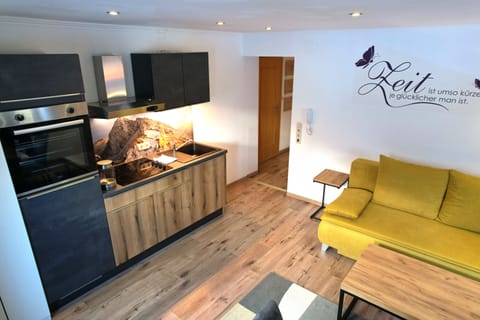 Coffee/tea maker, electric kettle