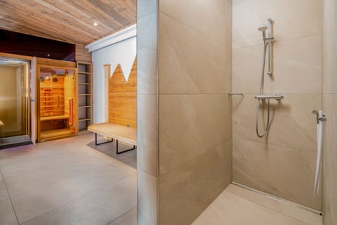 Sauna, hot tub, steam room, body treatments, hot stone massages
