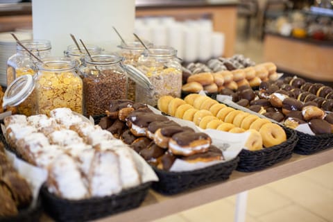 Daily buffet breakfast (EUR 15 per person)