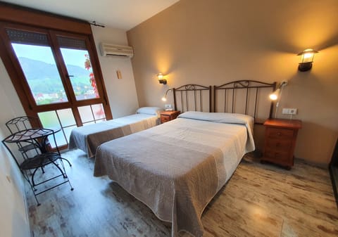 Triple Room | In-room safe, free WiFi, bed sheets