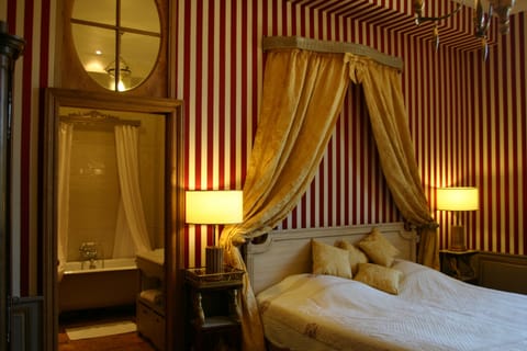 Chambre Prestige, in the Castle | Premium bedding, in-room safe, individually decorated