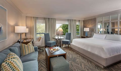 Junior Suite | Premium bedding, pillowtop beds, desk, blackout drapes