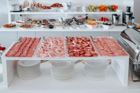 Daily buffet breakfast (EUR 13.00 per person)