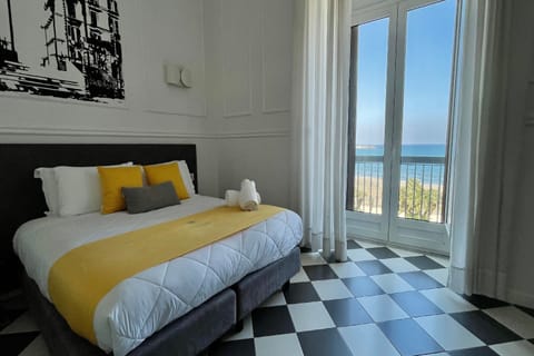 Double Room, Sea View | Hypo-allergenic bedding, Select Comfort beds, minibar, in-room safe