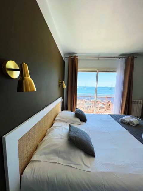 Sea View with Balcony | In-room safe, individually decorated, blackout drapes, soundproofing