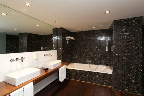 Suite, Poolside | Bathroom | Free toiletries, hair dryer, towels