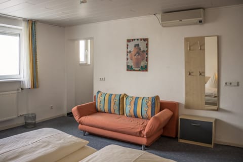 Deluxe Double Room | Desk, free WiFi, bed sheets