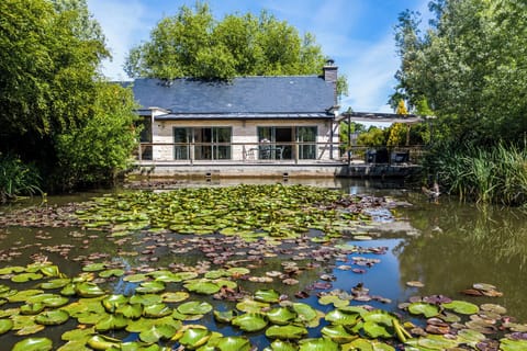 House on the Water, 2 bedrooms - LA LAGUNE | Front of property