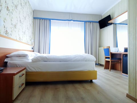 In-room safe, desk, free WiFi, bed sheets